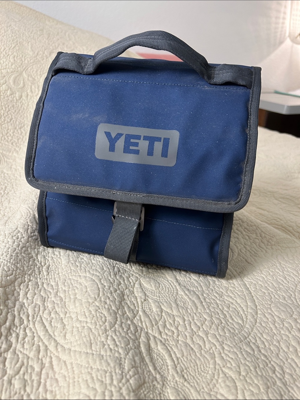 Yeti Navy Blue Insulated Lunch Bag Day Trip